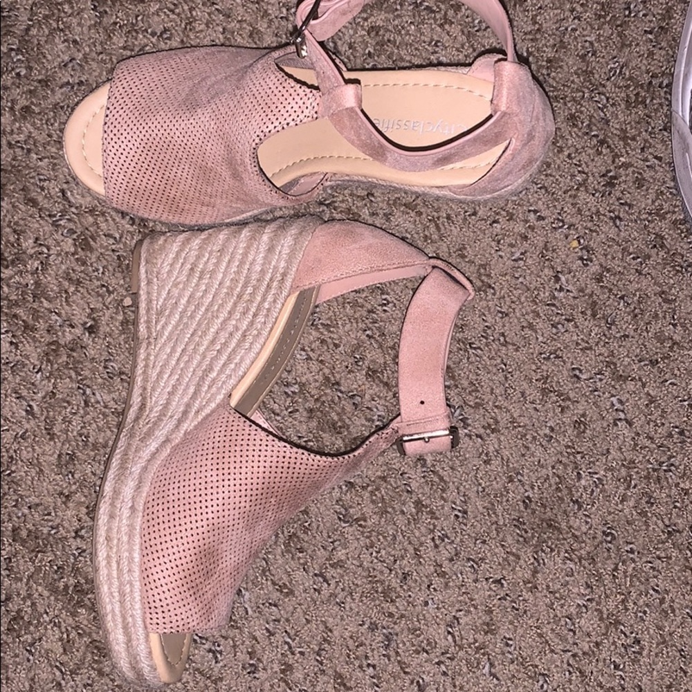 Pink size 8 wedges